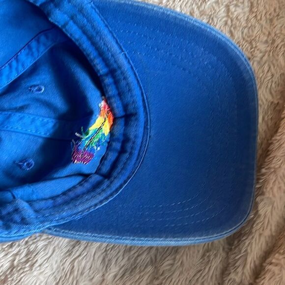 Otto rainbow, feather hat - Picture 5 of 7